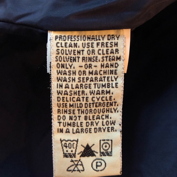 Women’s Eddie Bauer Down Vest. - Picture 6 of 7